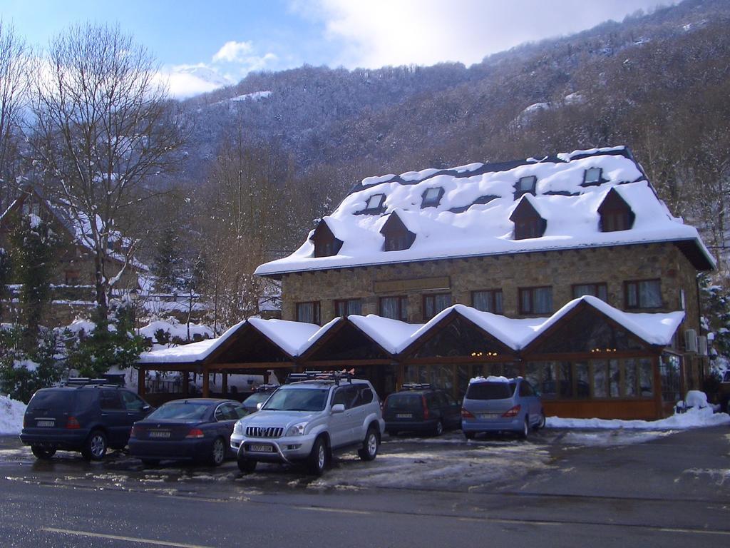 Ostau Dera Nheu Hotel Les Eksteriør billede