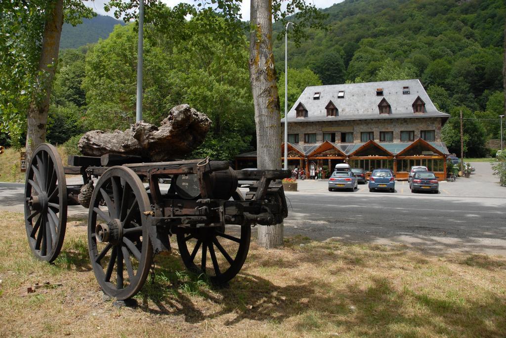 Ostau Dera Nheu Hotel Les Eksteriør billede