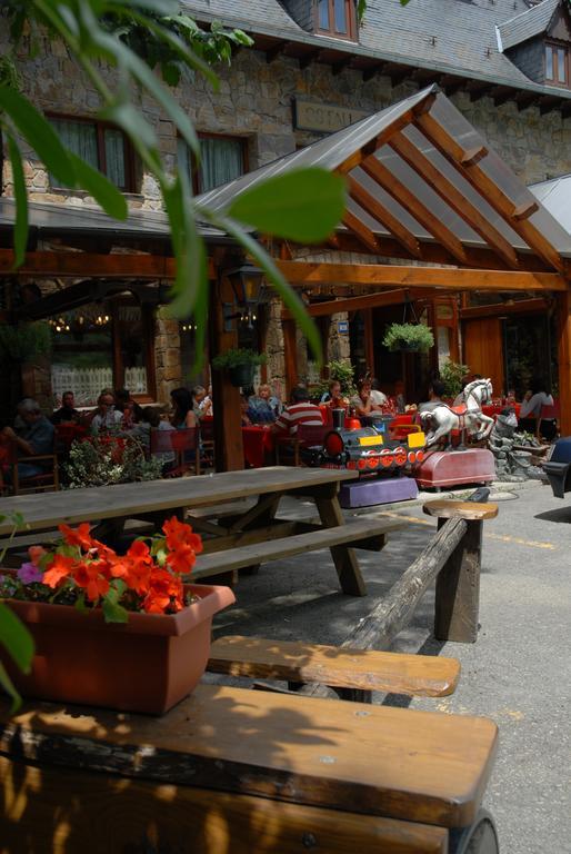 Ostau Dera Nheu Hotel Les Eksteriør billede